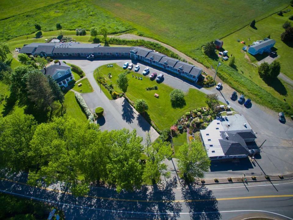 Evangeline Inn & Motel Grand pré Extérieur photo