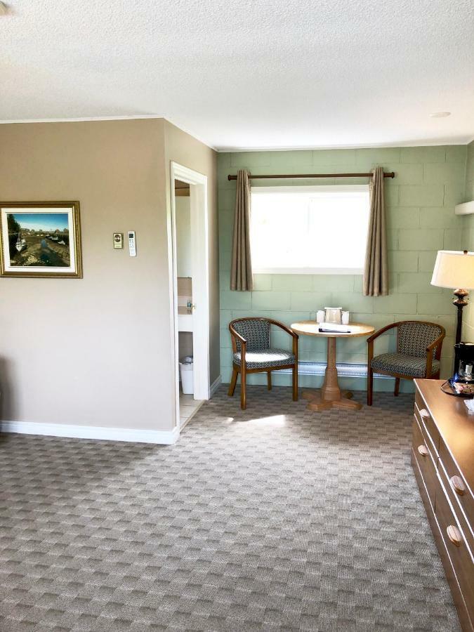 Evangeline Inn & Motel Grand pré Extérieur photo
