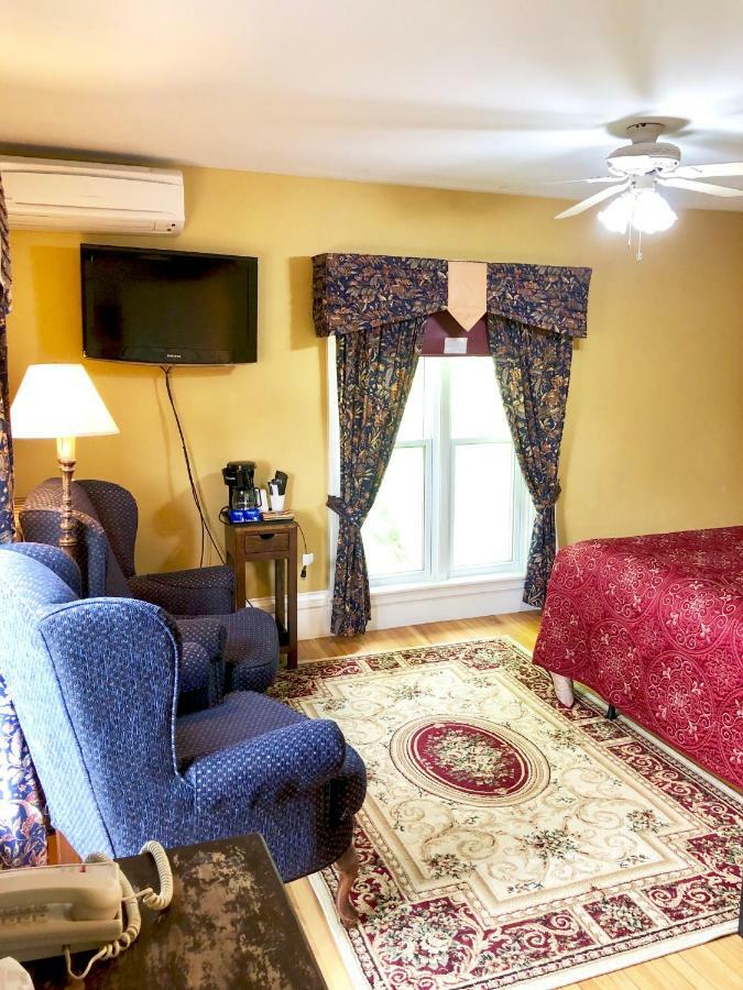 Evangeline Inn & Motel Grand pré Extérieur photo